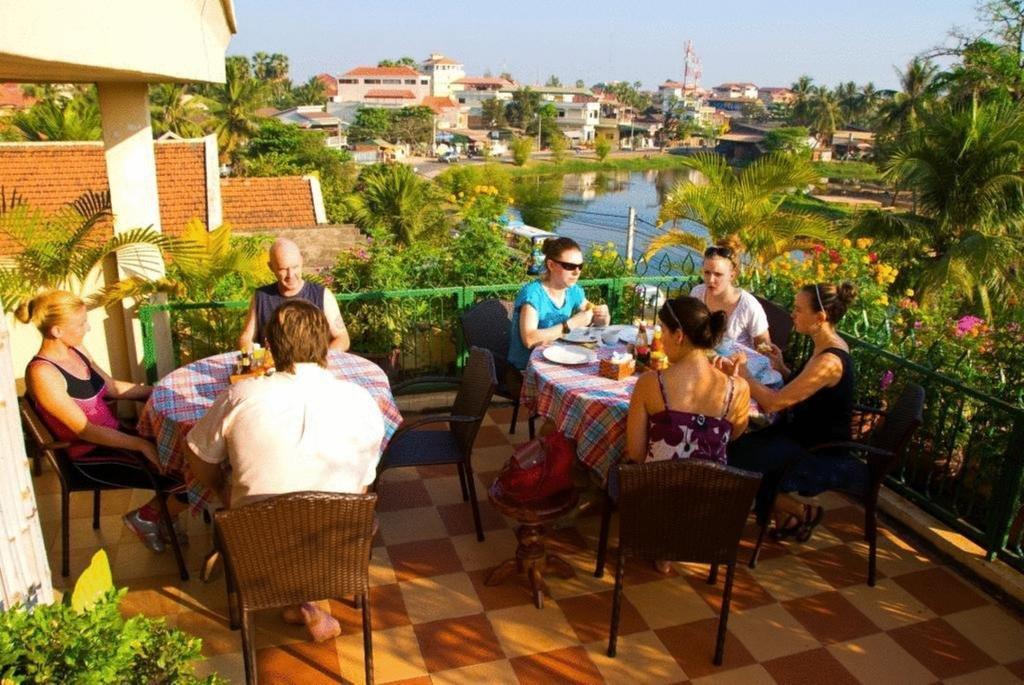 Siem Reap Riverside Hotel Exteriör bild