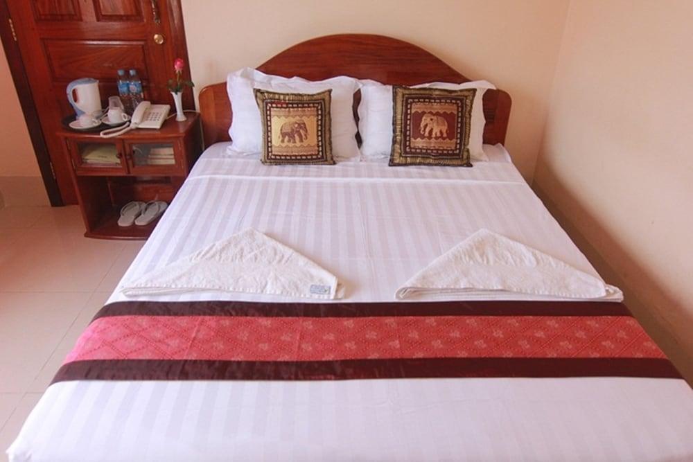 Siem Reap Riverside Hotel Exteriör bild