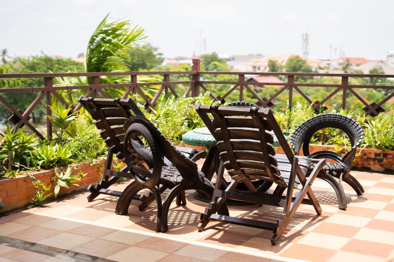 Siem Reap Riverside Hotel Exteriör bild