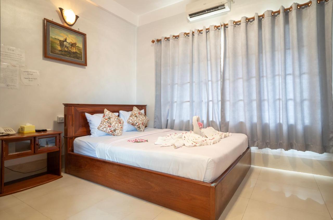 Siem Reap Riverside Hotel Exteriör bild