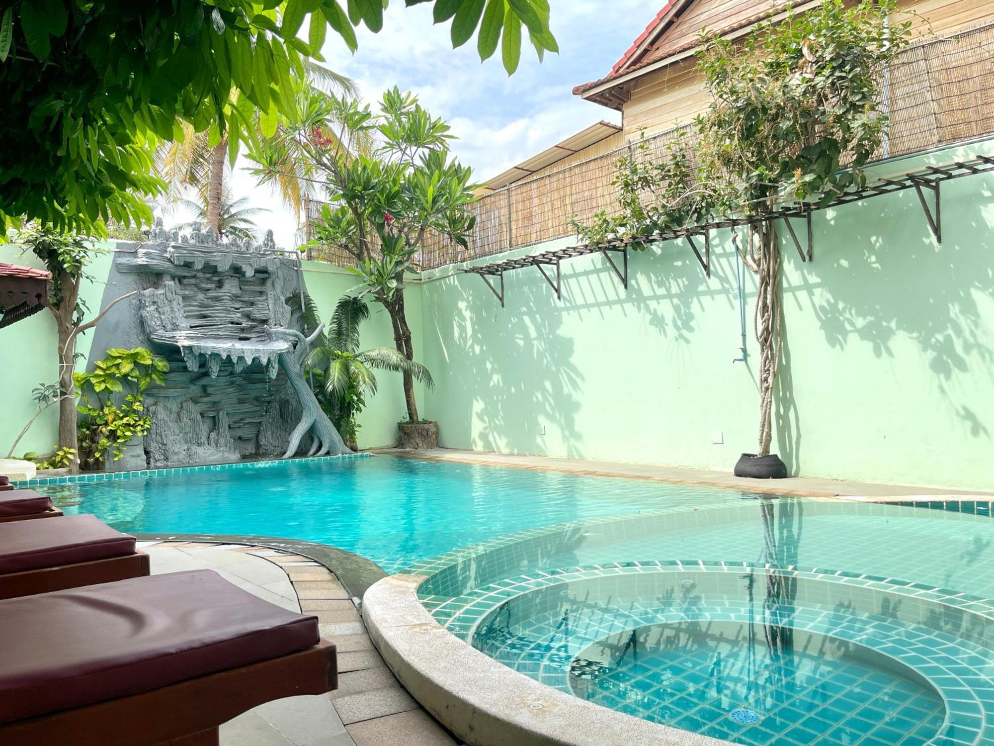 Siem Reap Riverside Hotel Exteriör bild