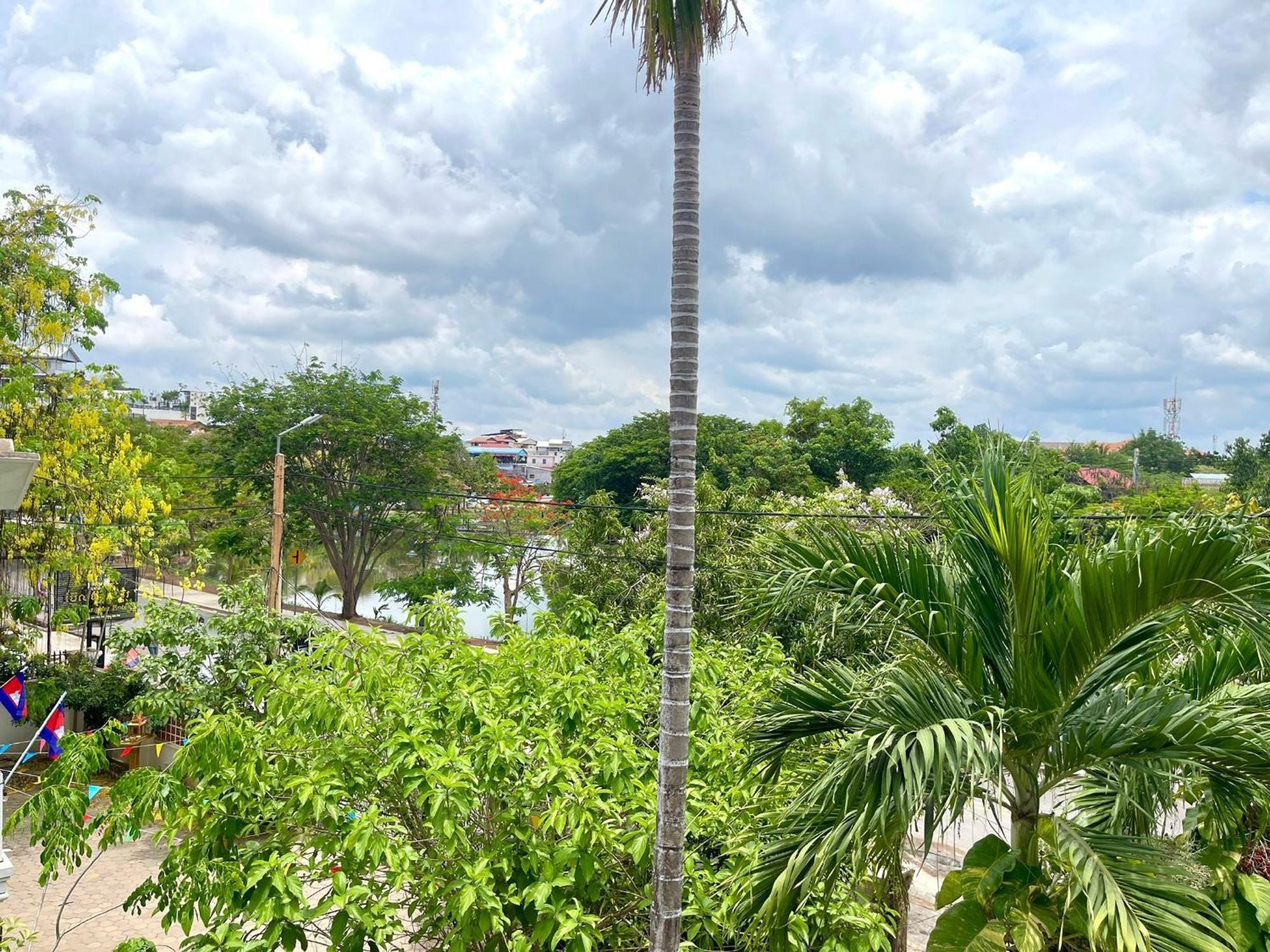 Siem Reap Riverside Hotel Exteriör bild