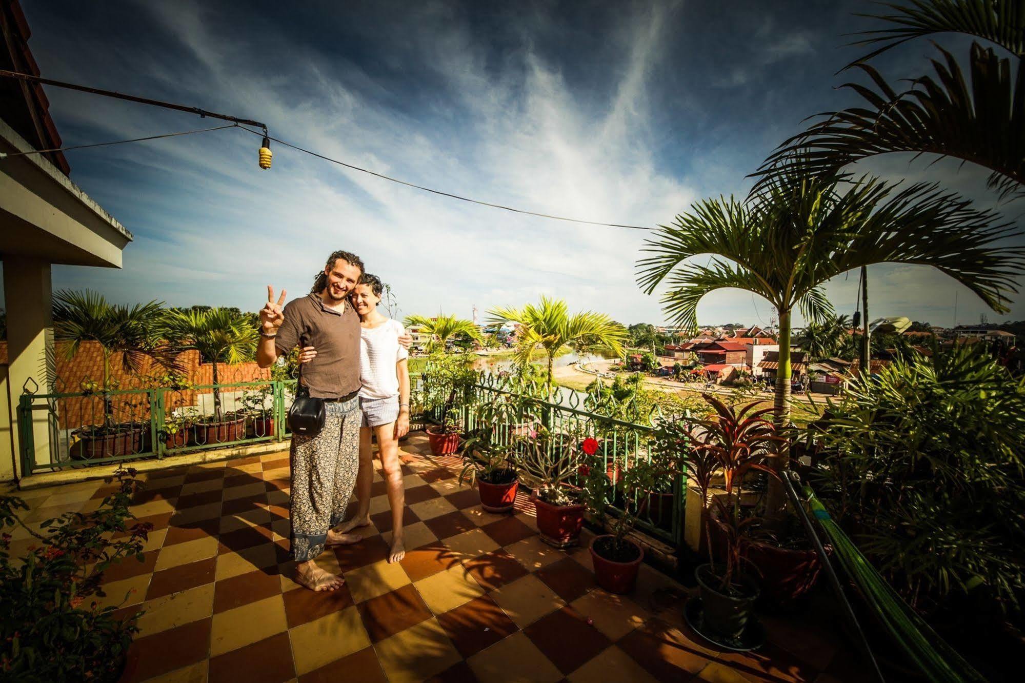 Siem Reap Riverside Hotel Exteriör bild