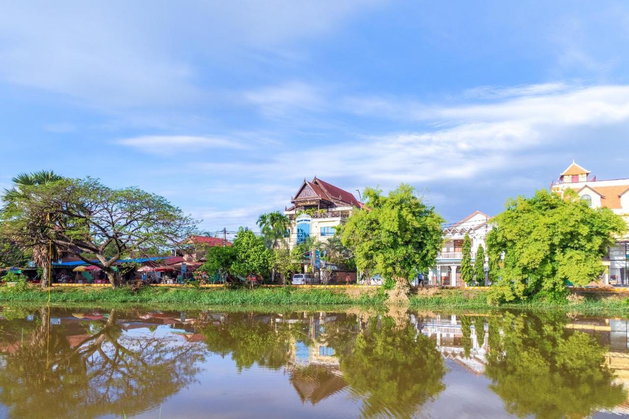 Siem Reap Riverside Hotel Exteriör bild